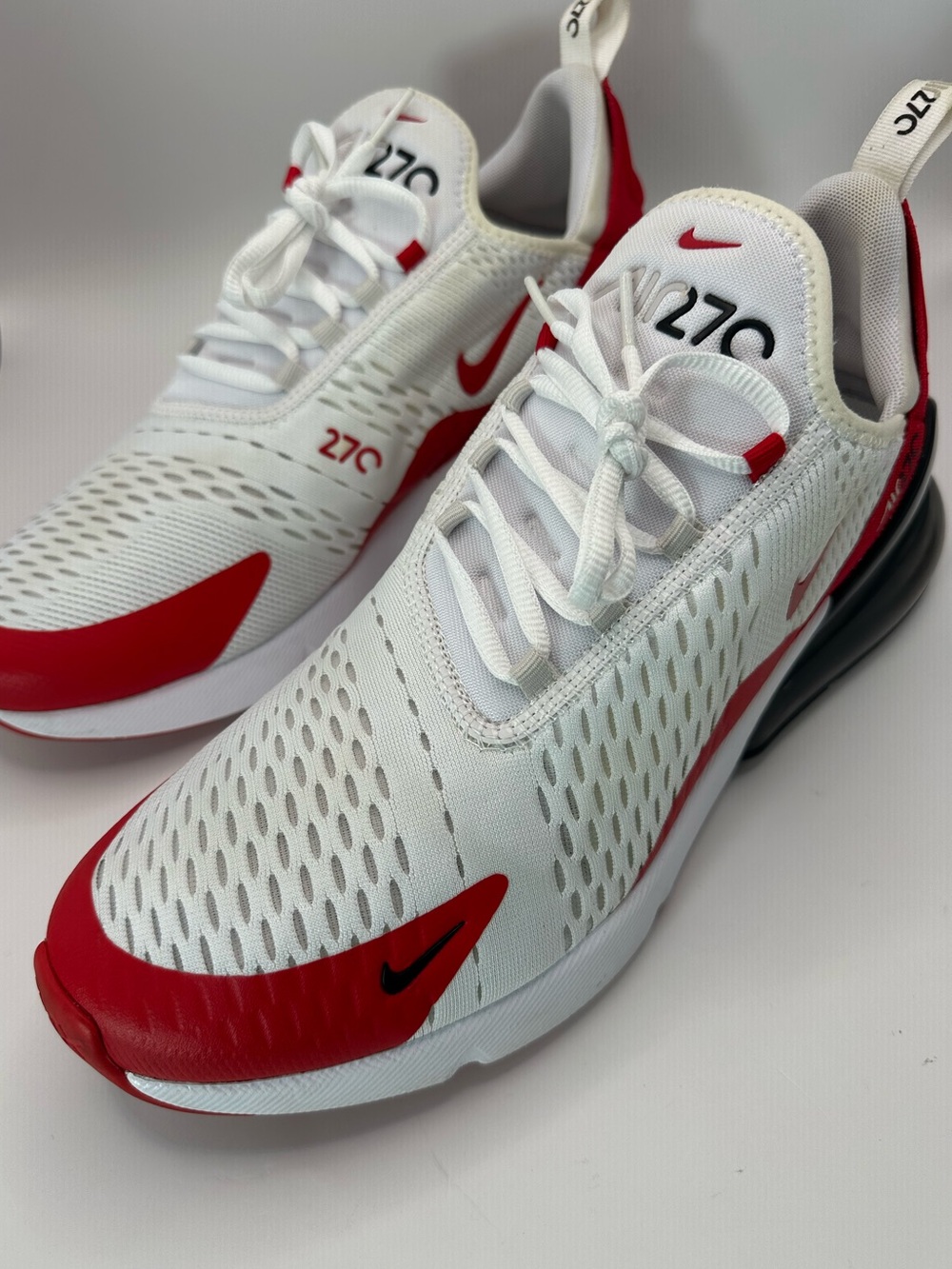 Nike Air Max 270 Men's White/Red Lightweight Athletic Shoes